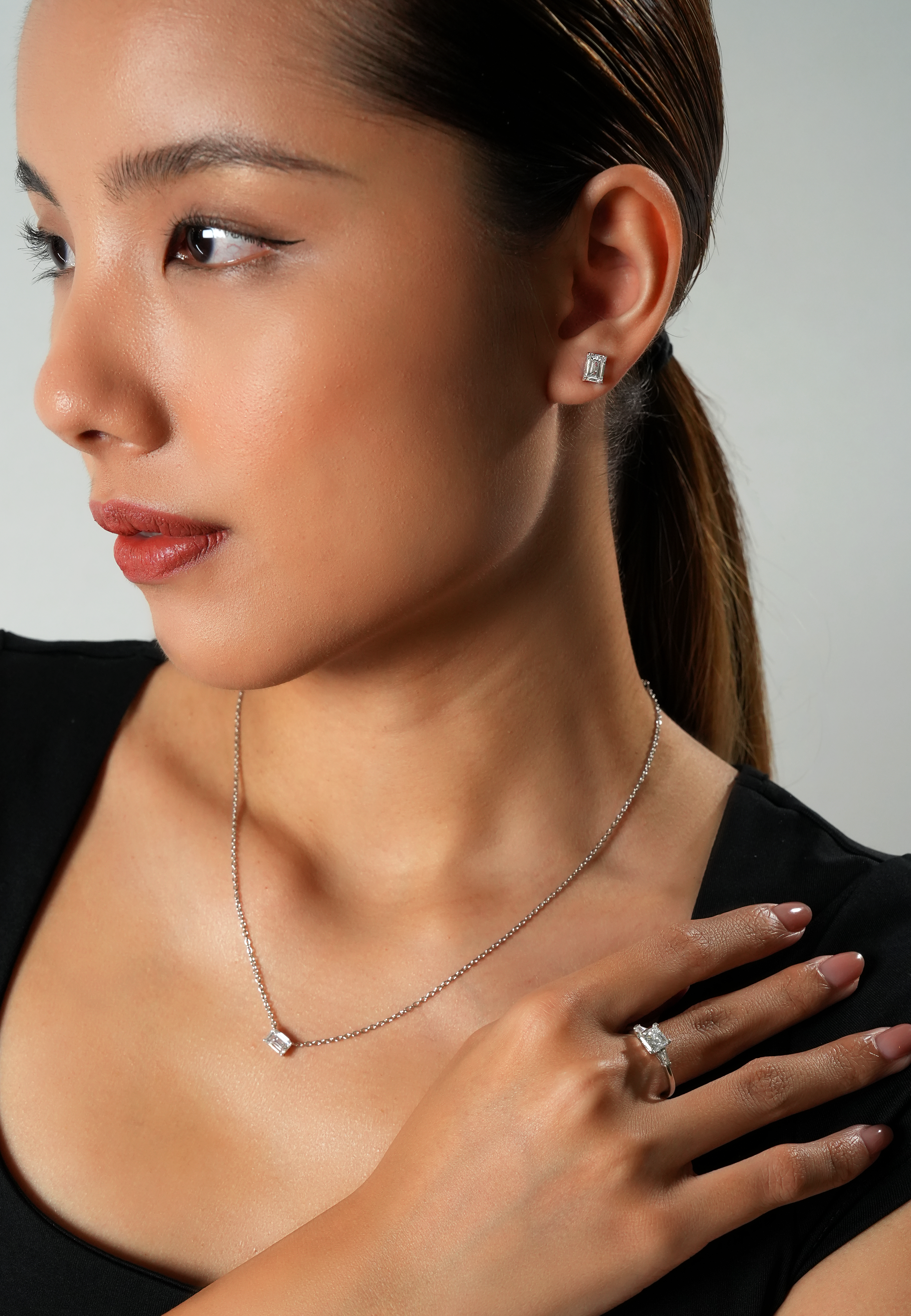 Refined Emerald Diamond Earrings - (2 ct)