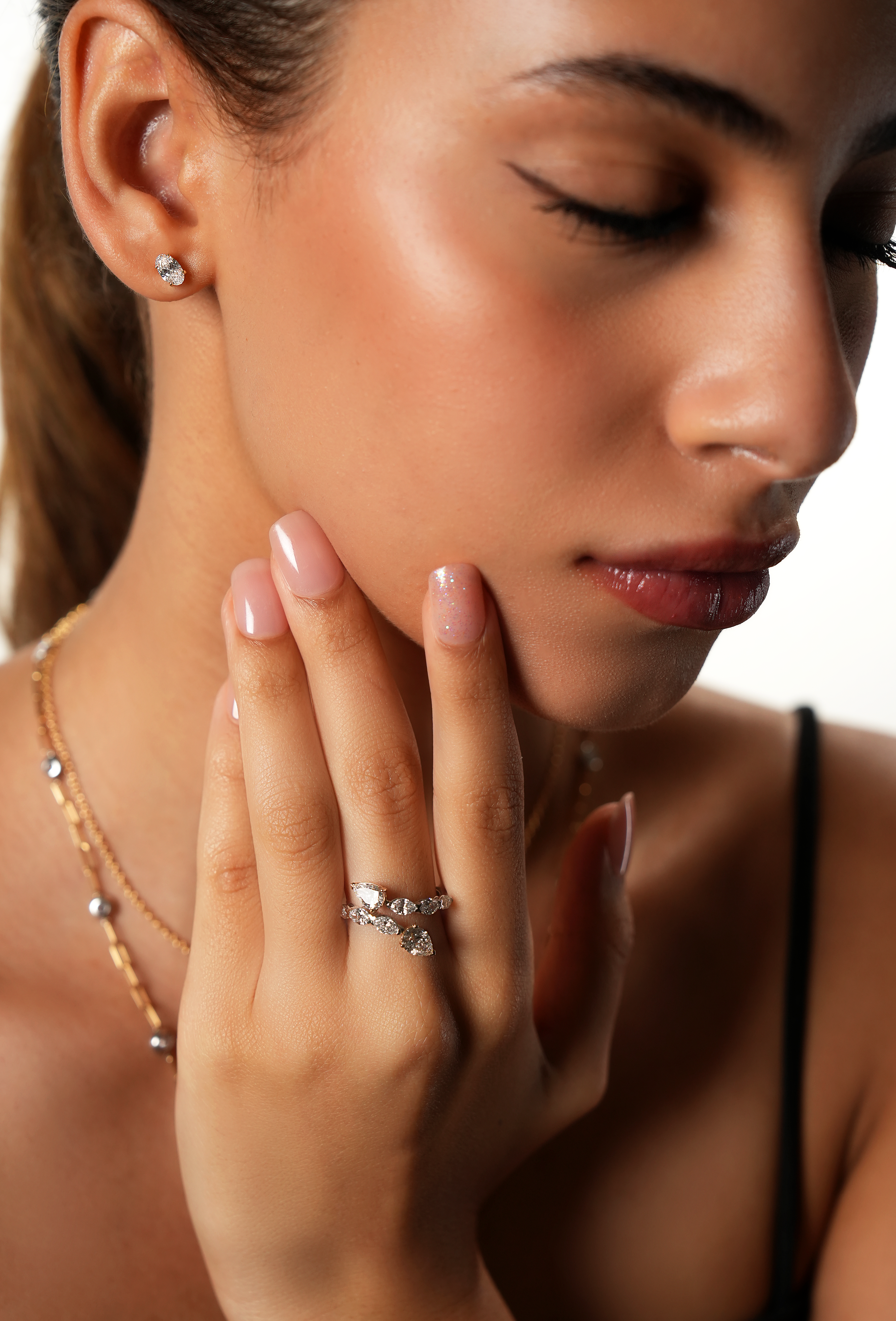 Refined Oval Diamond Earrings - (0.8ct)