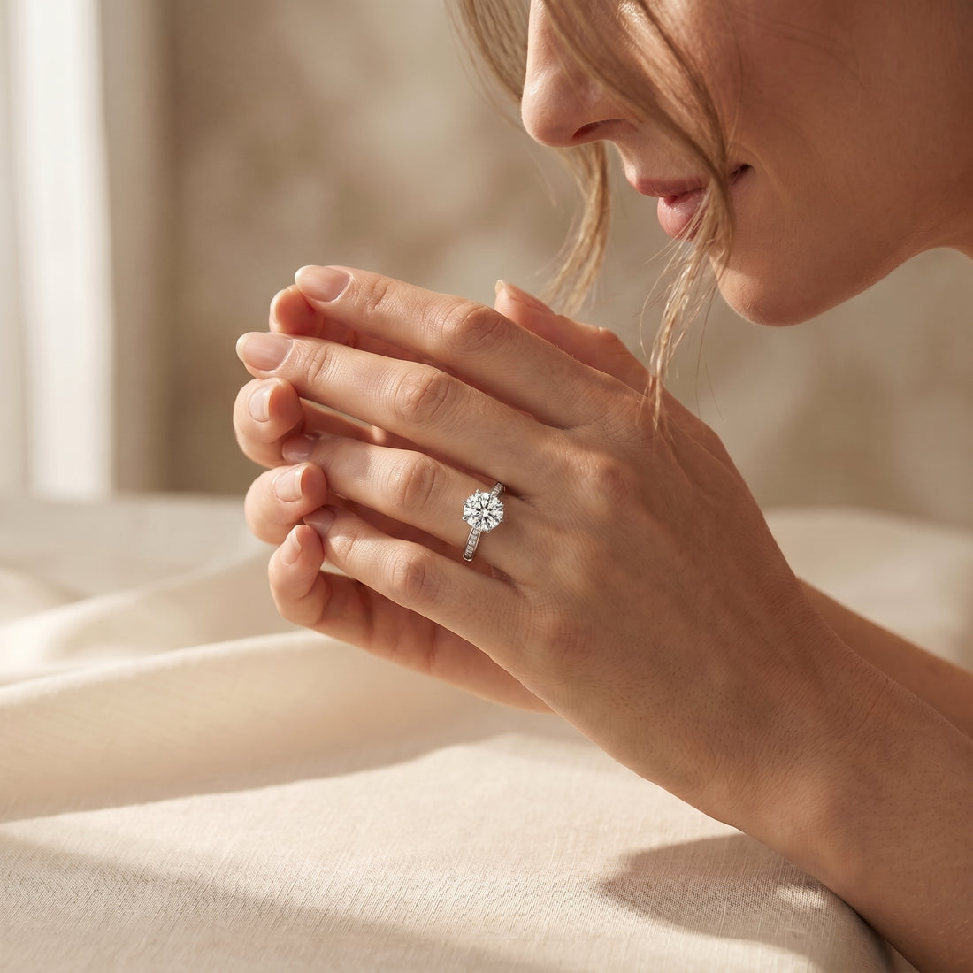 ROUND DIAMOND WITH PAVE RING ( 1 CT)