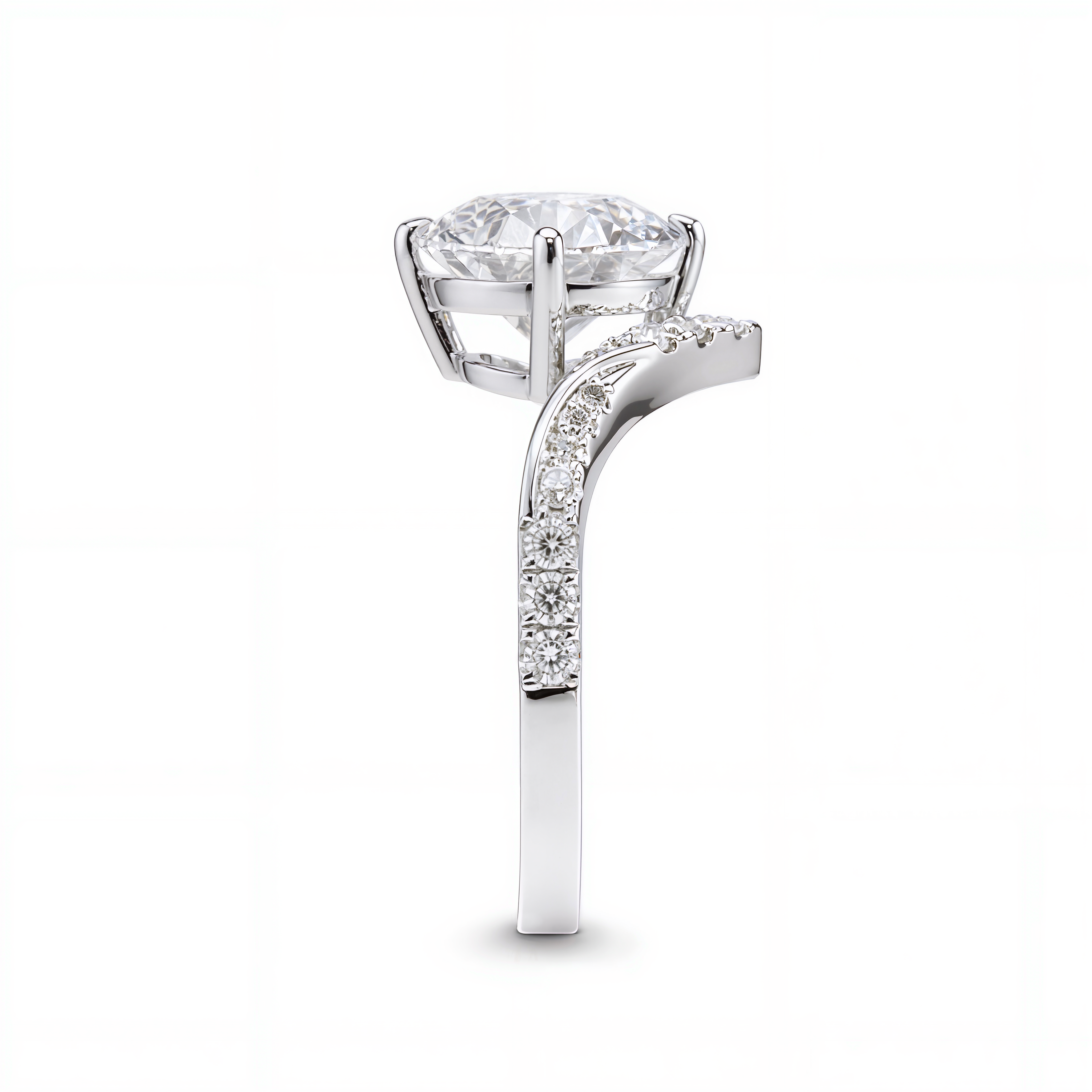ROUND DIAMOND WITH PAVE RING ( 2.56 CT)