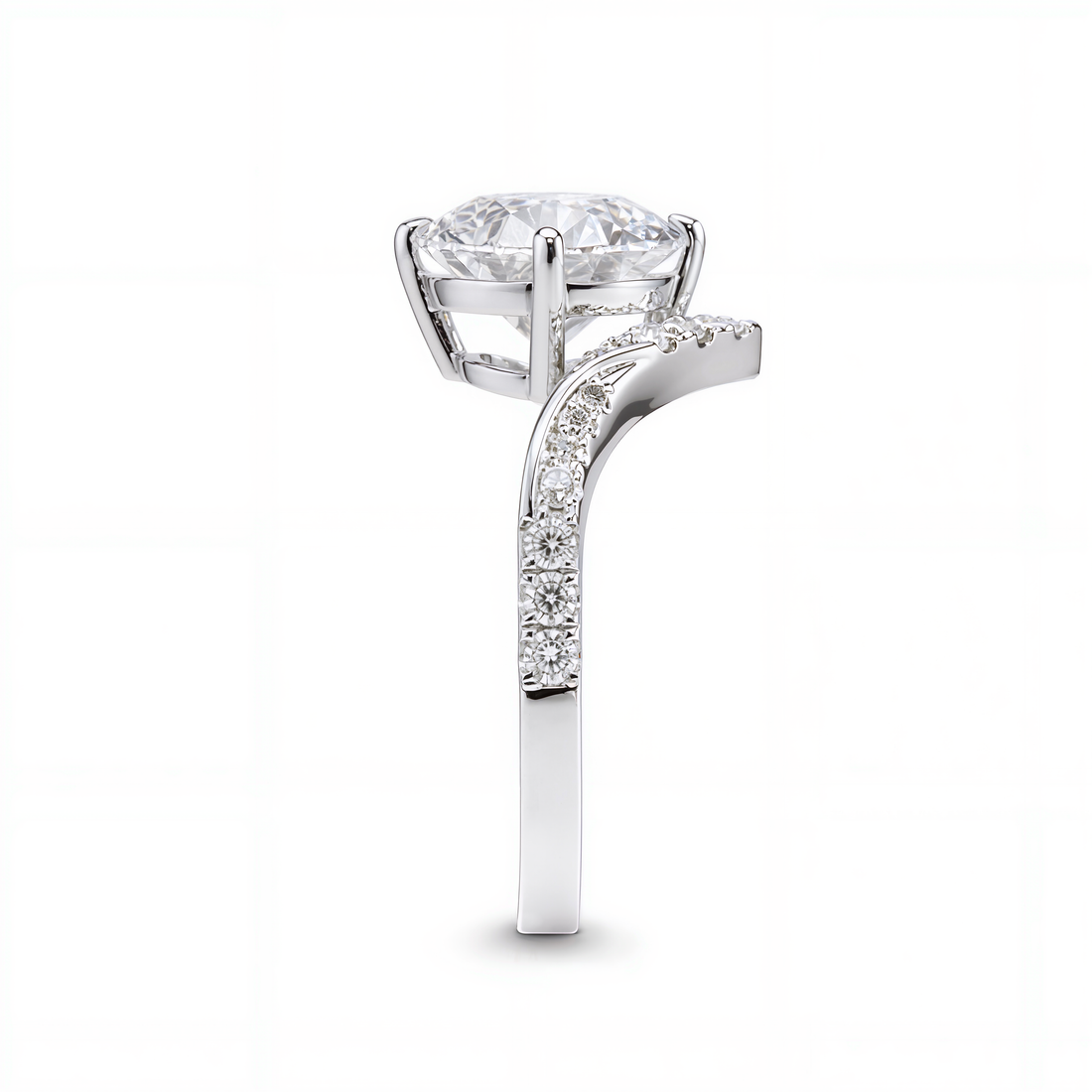 ROUND DIAMOND WITH PAVE RING ( 2.56 CT)