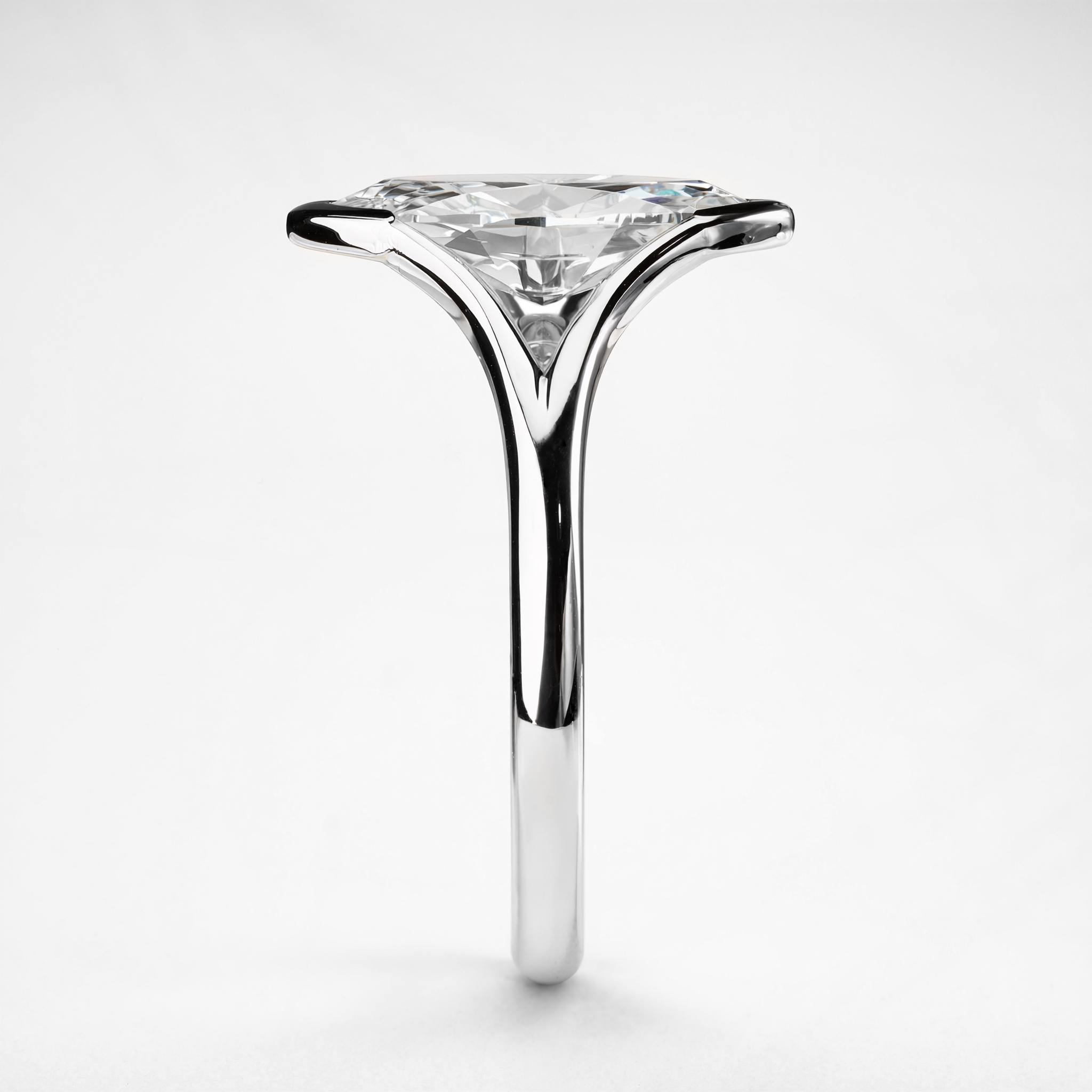 MARQUISE DIAMOND WITH SPLIT SHANK RING