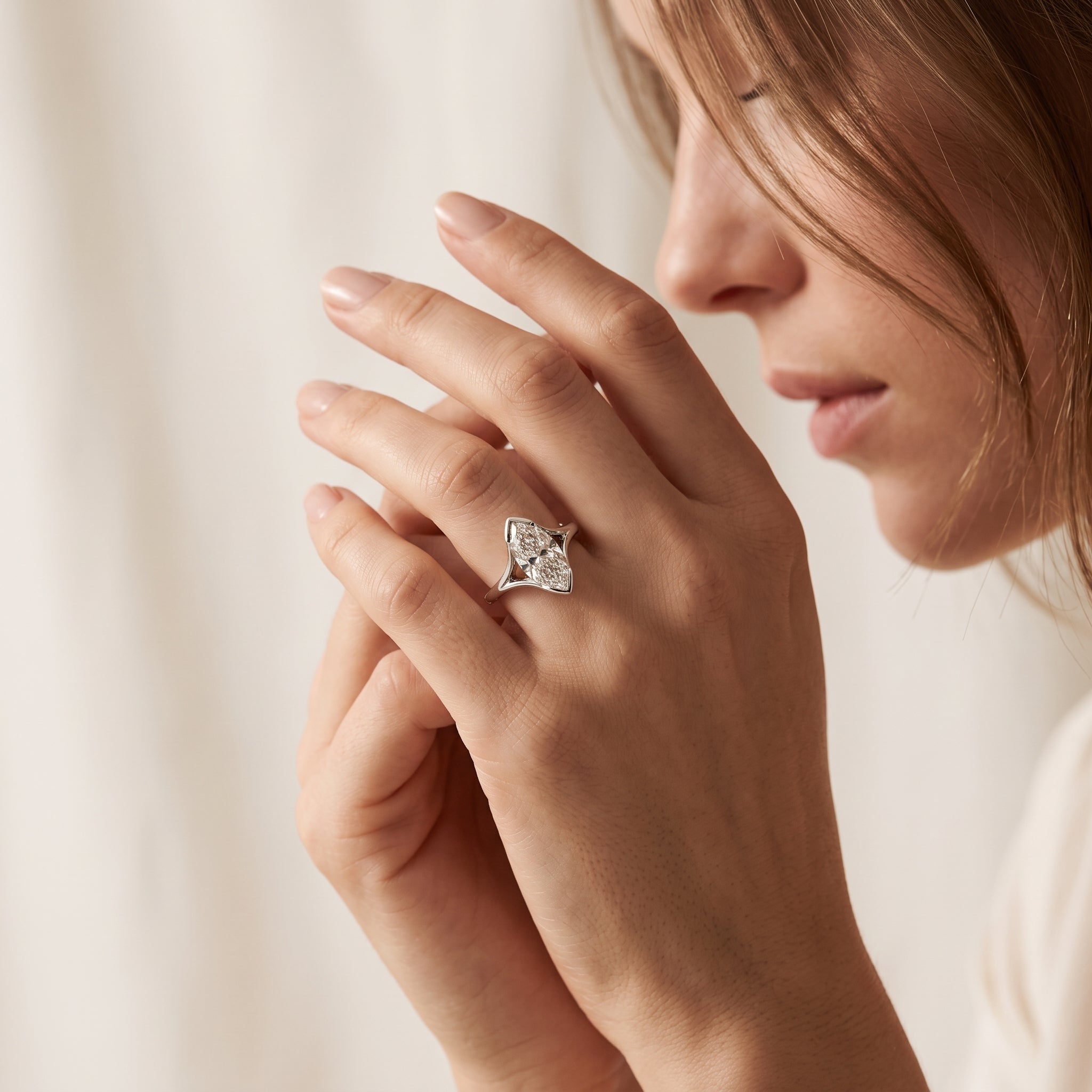 MARQUISE DIAMOND WITH SPLIT SHANK RING
