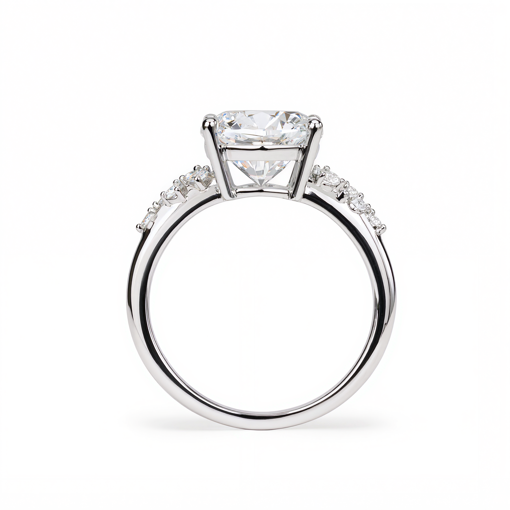 ROUND DIAMOND WITH SIDE DIAMONDS RING