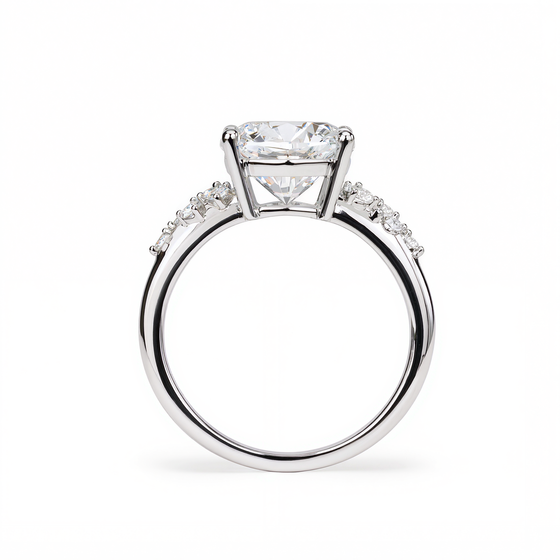 ROUND DIAMOND WITH SIDE DIAMONDS RING