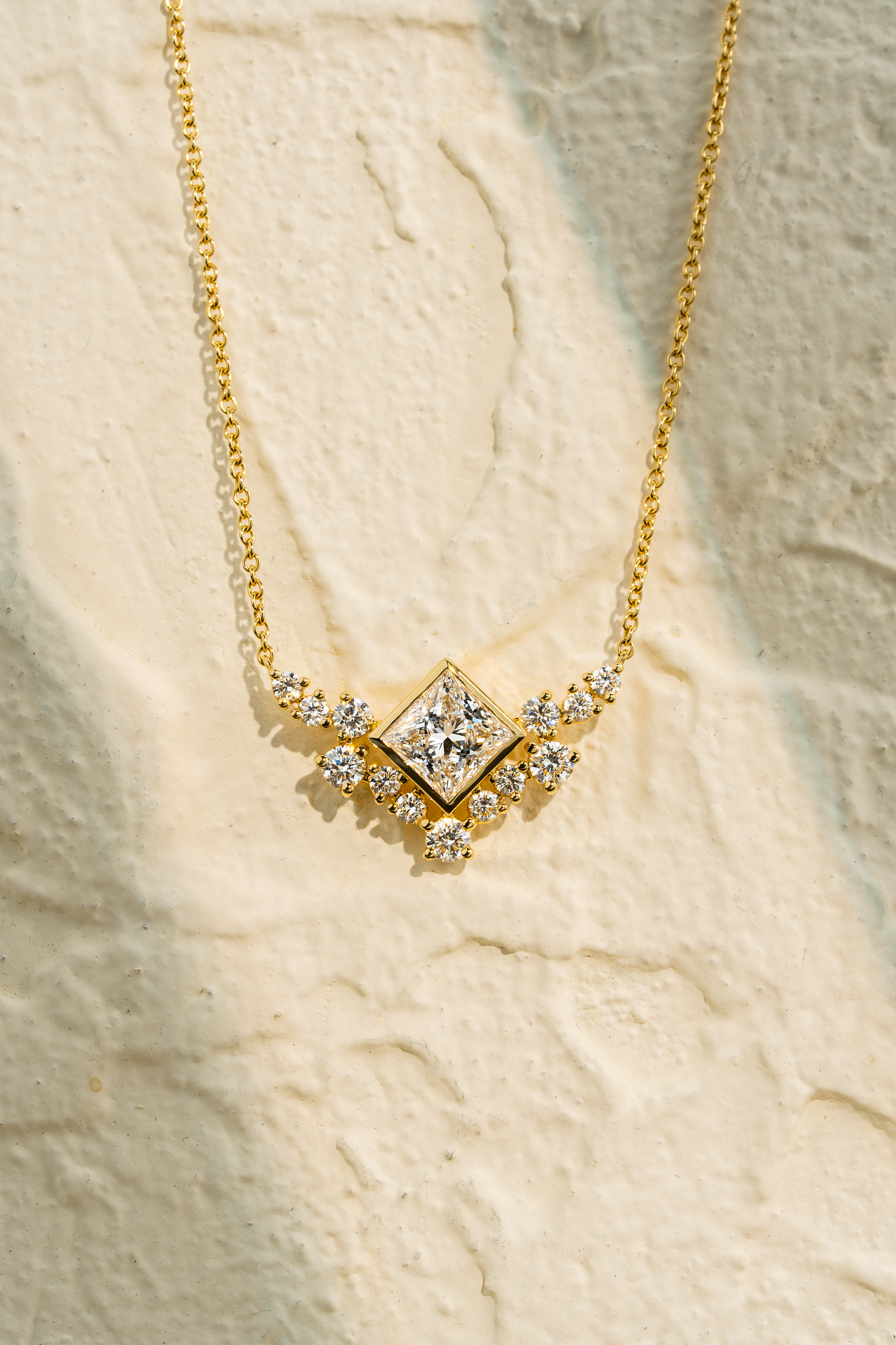 AURA PRINCESS DIAMOND NECKLACE ( 1.86CT)