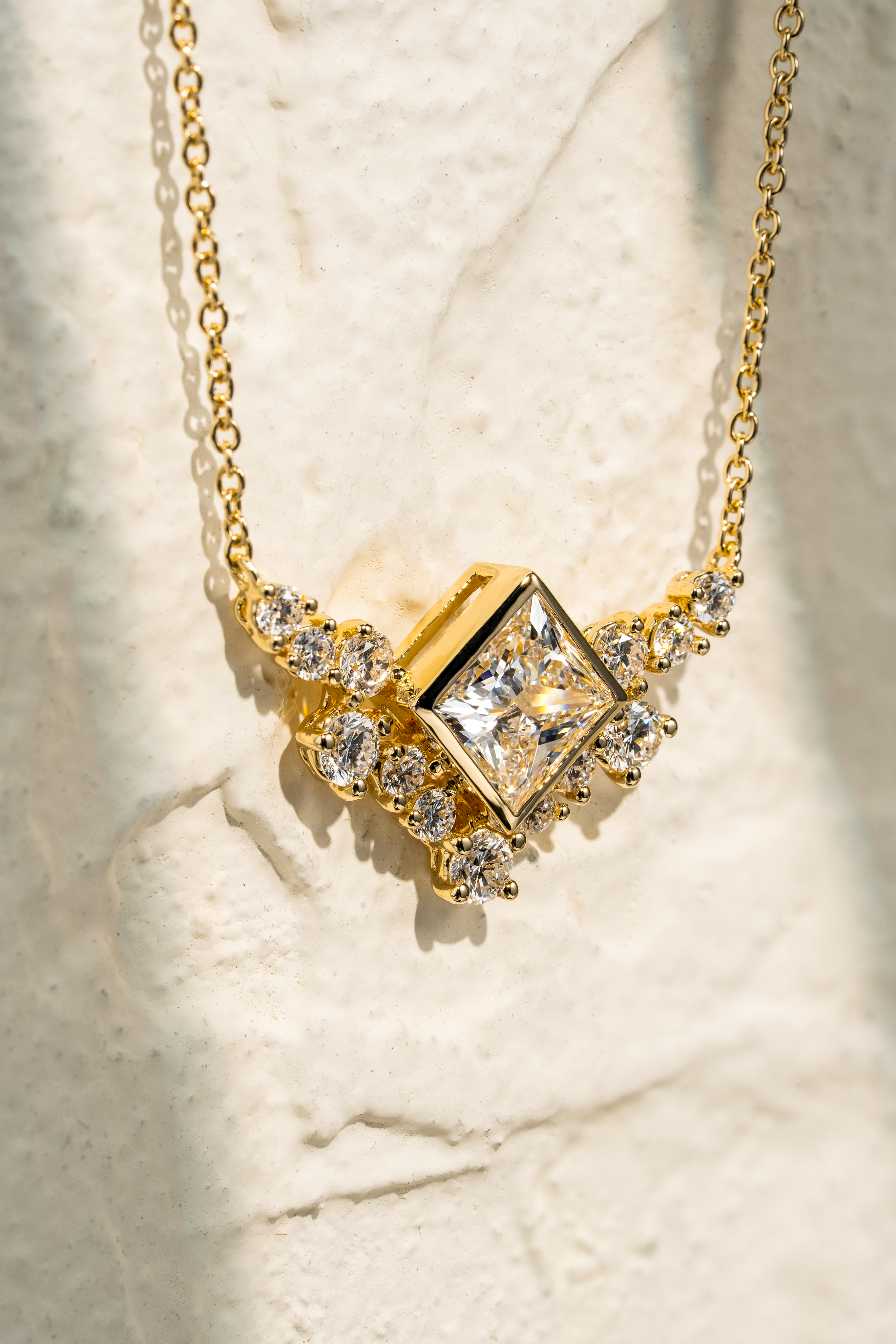 AURA PRINCESS DIAMOND NECKLACE ( 1.86CT)