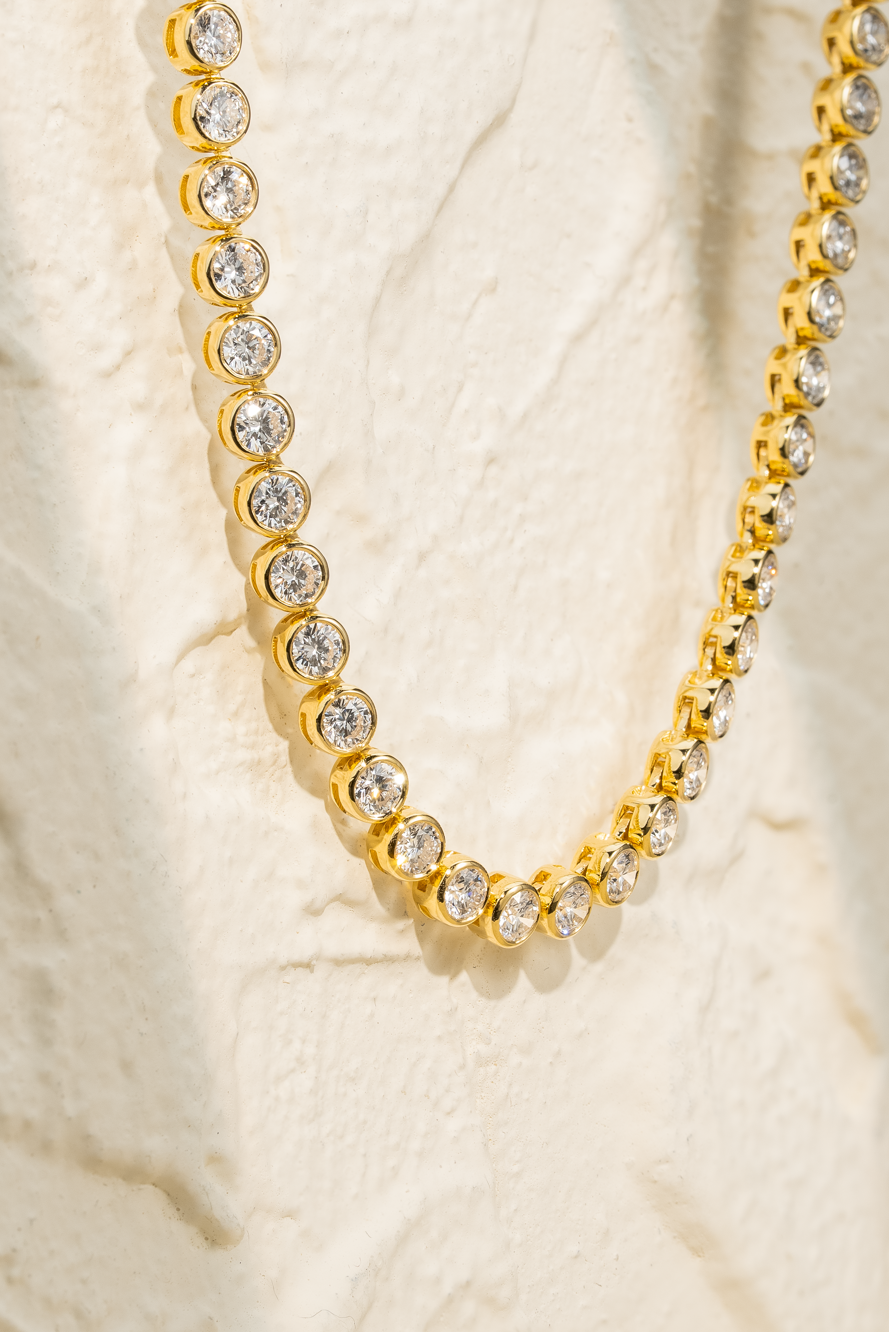 ETERNA FULL ROUND DIAMOND NECKLACE