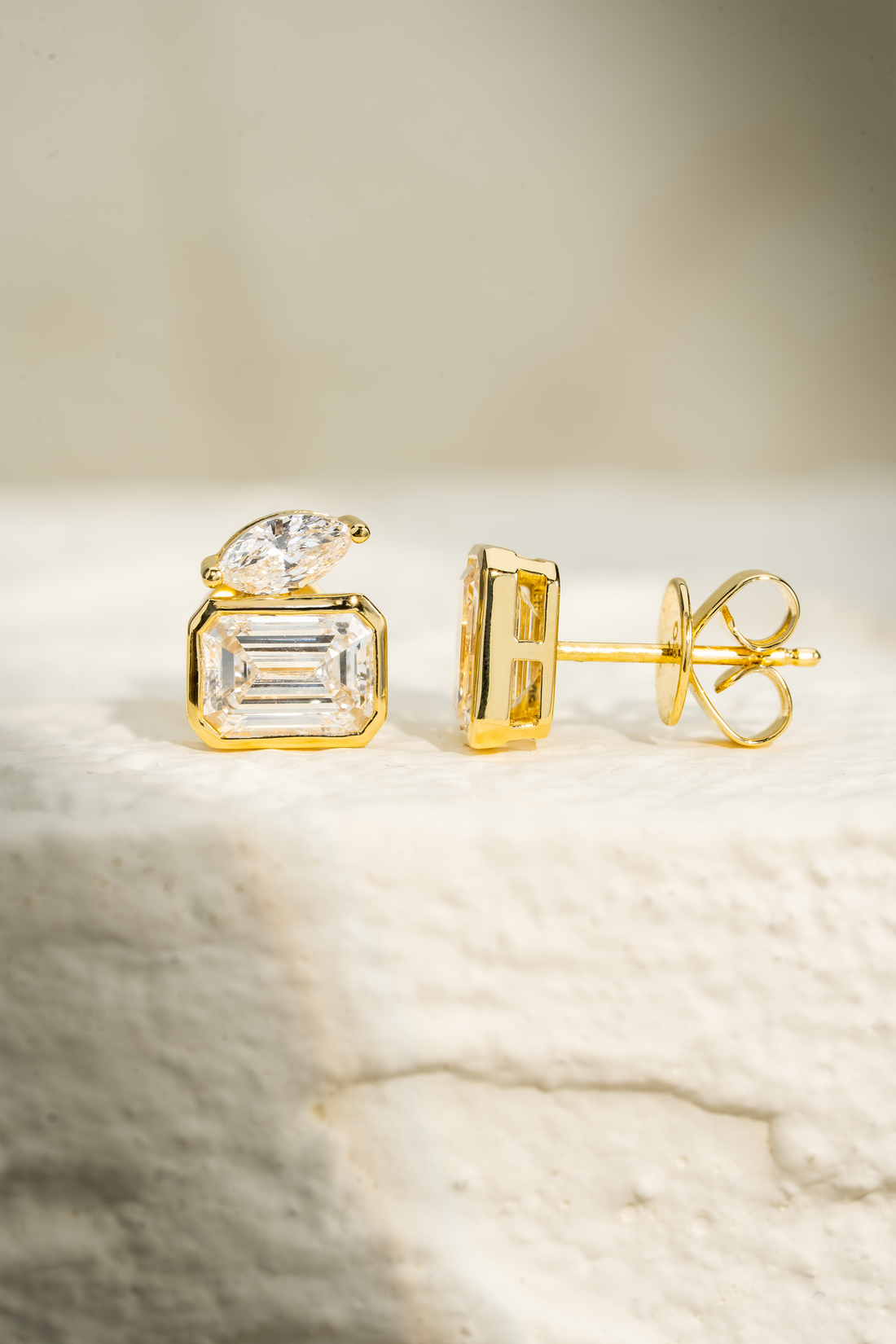 AURA EMERALD DIAMOND EARSTUDS