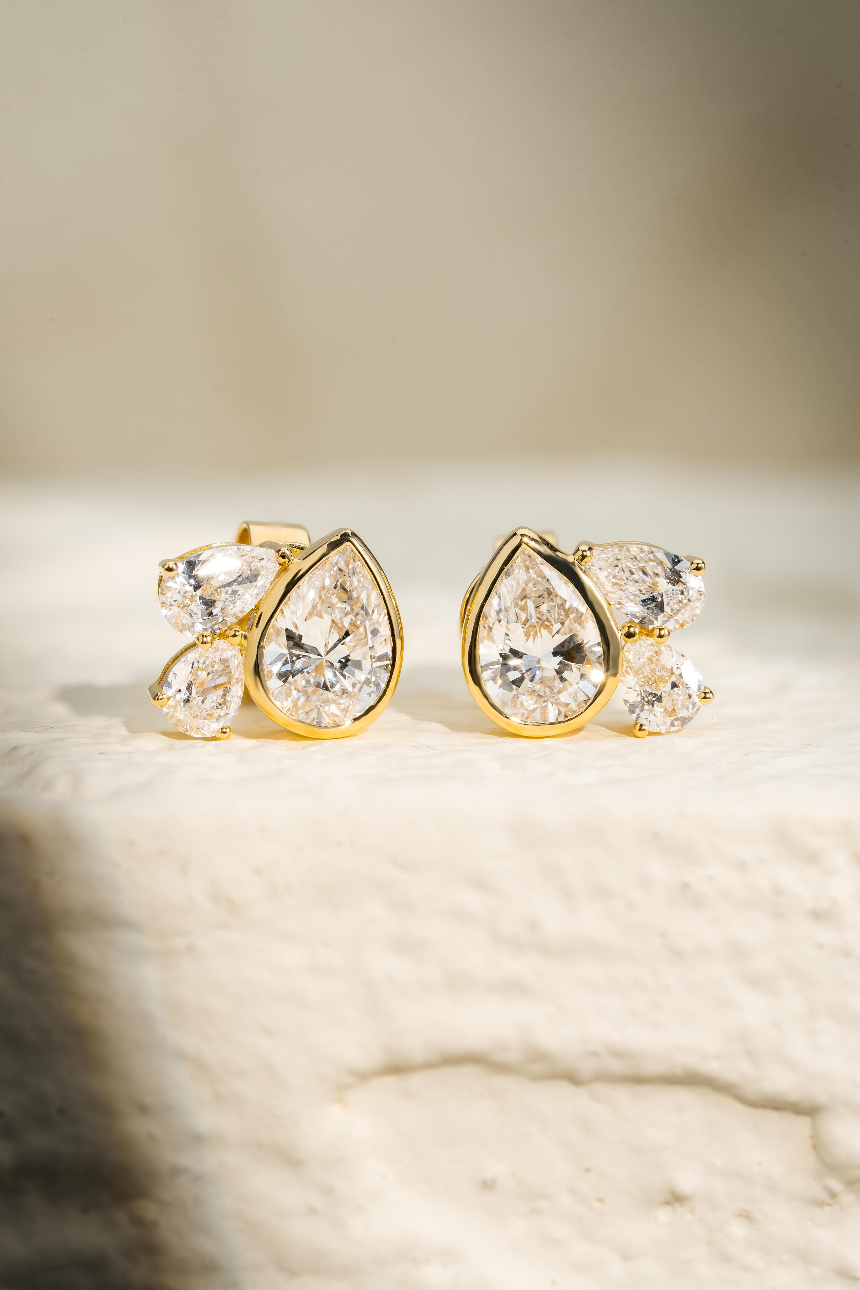 AURA PEAR DIAMOND EARSTUDS