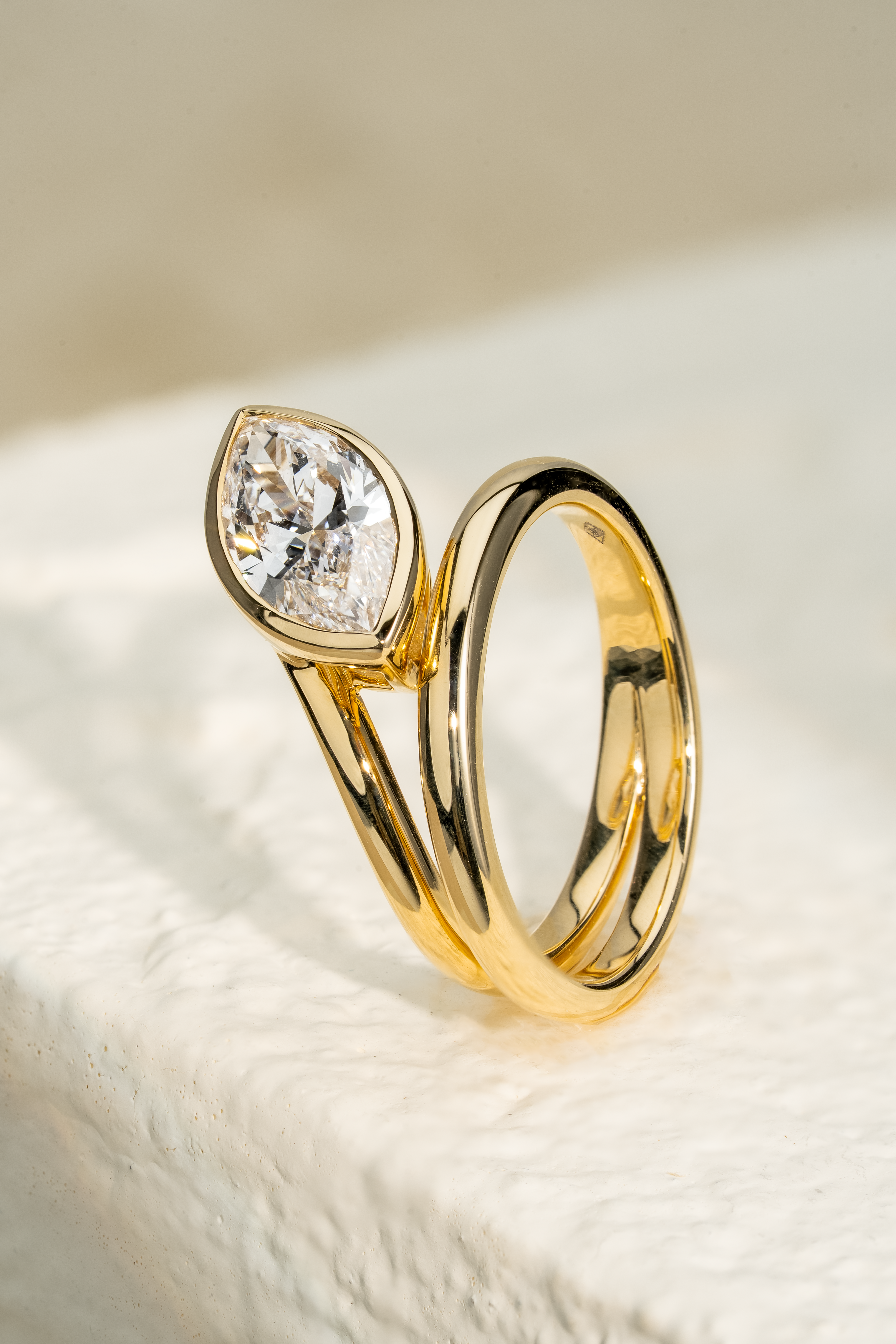 VIRELLE TWIST MARQUISE DIAMOND RING ( 1.59CT)