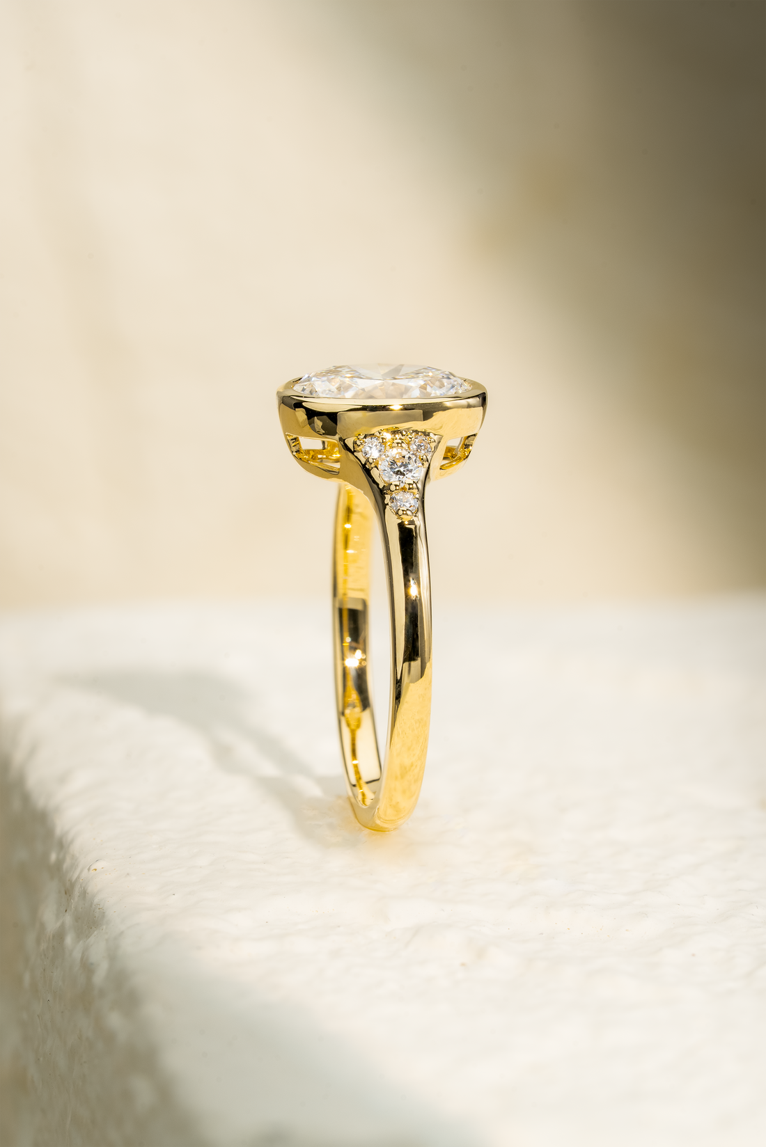 AURA OVAL DIAMOND RING ( 1.86CT)