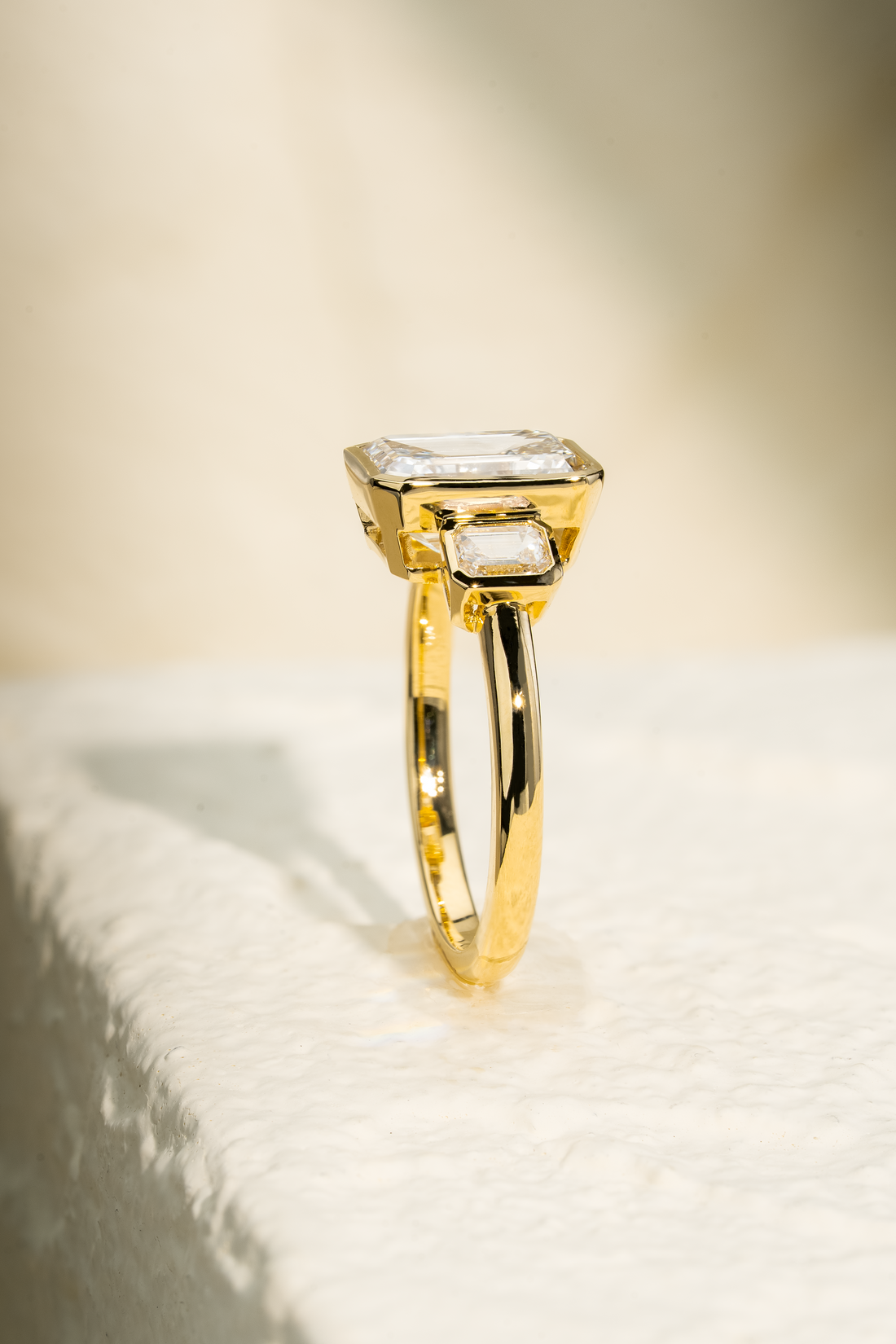 CLARA EMERALD TRILOGY RING ( 3.09CT)