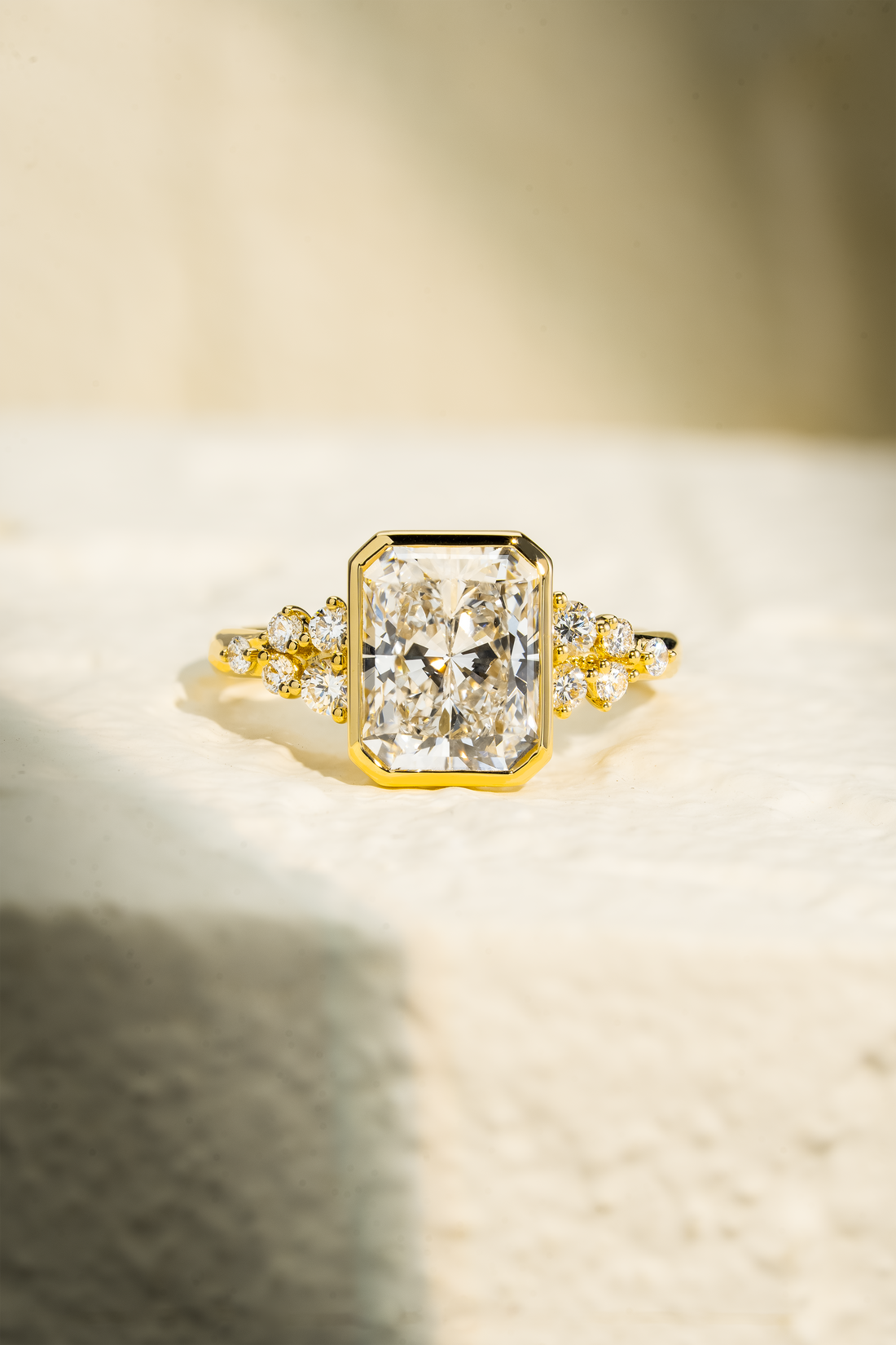 AURA RADIANT DIAMOND RING ( 2.53CT )
