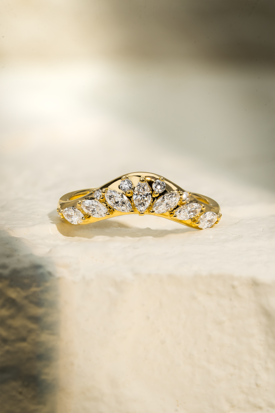 VIRELLE DIAMONDS RING - MARQUISE & ROUND