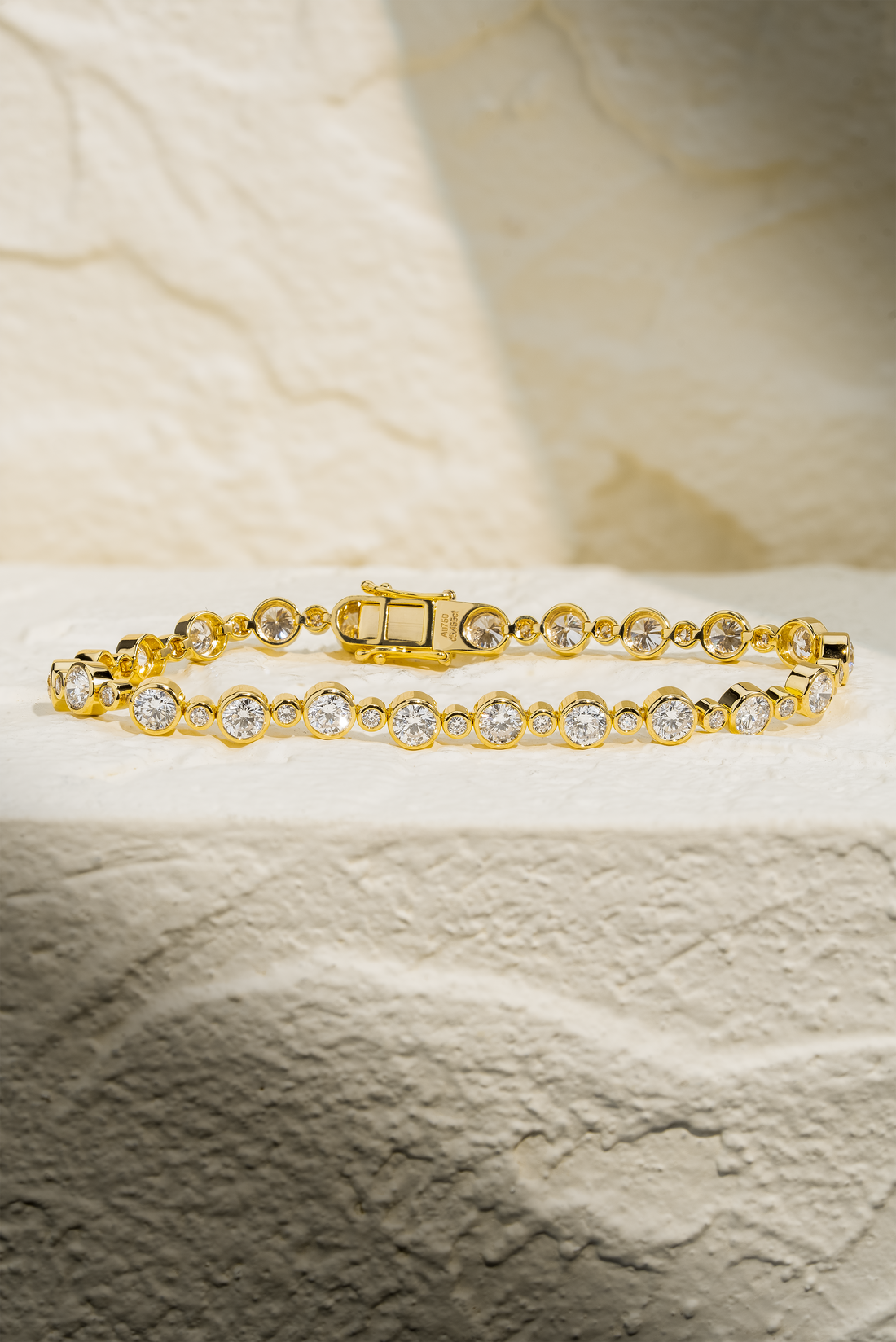 AURA ROUND DIAMOND BRACELET