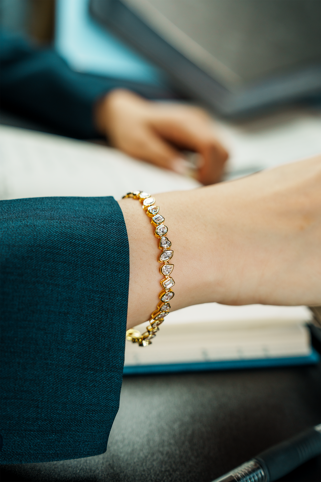 AURA FANCY DIAMOND BRACELET