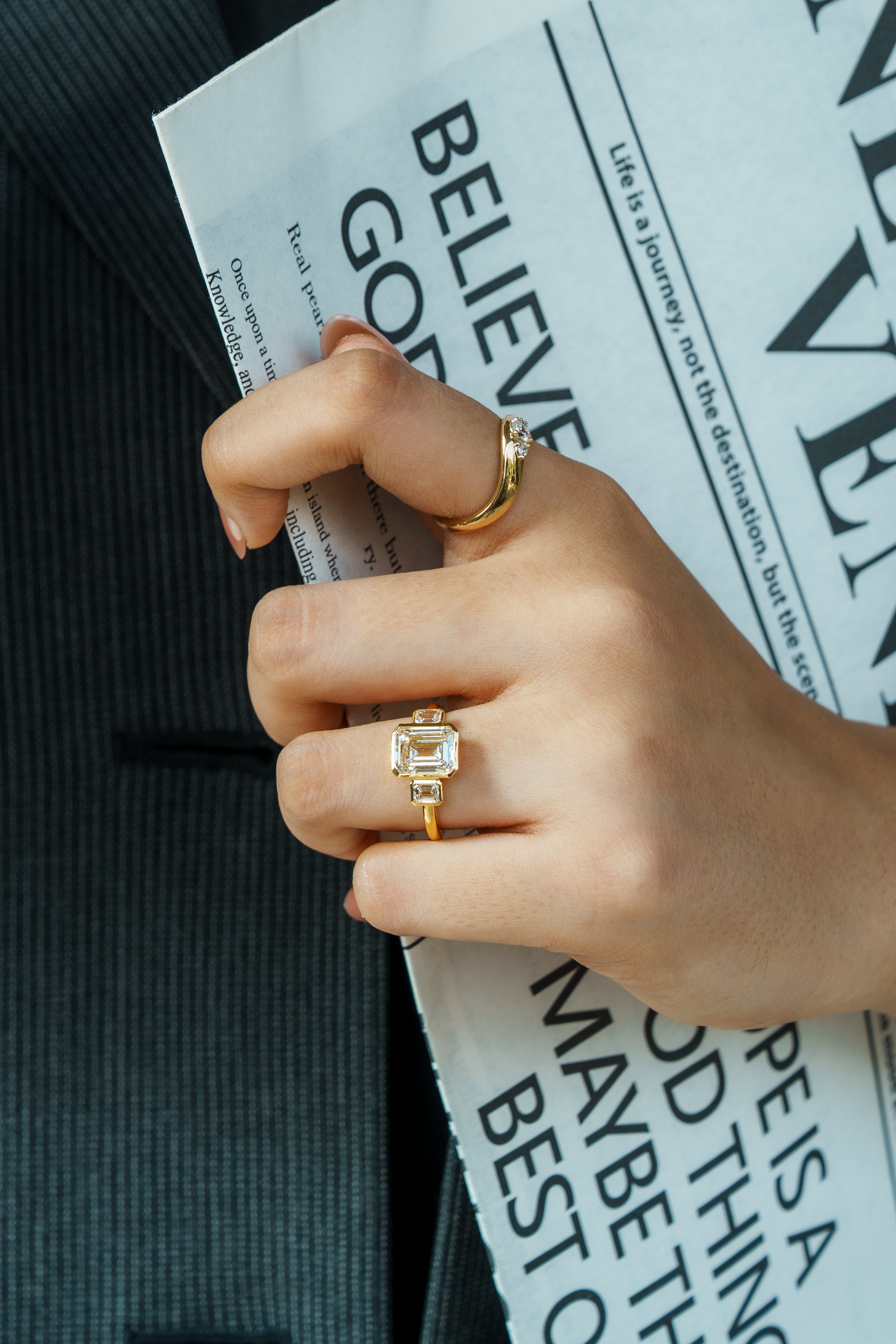 CLARA EMERALD TRILOGY RING ( 3.09CT)