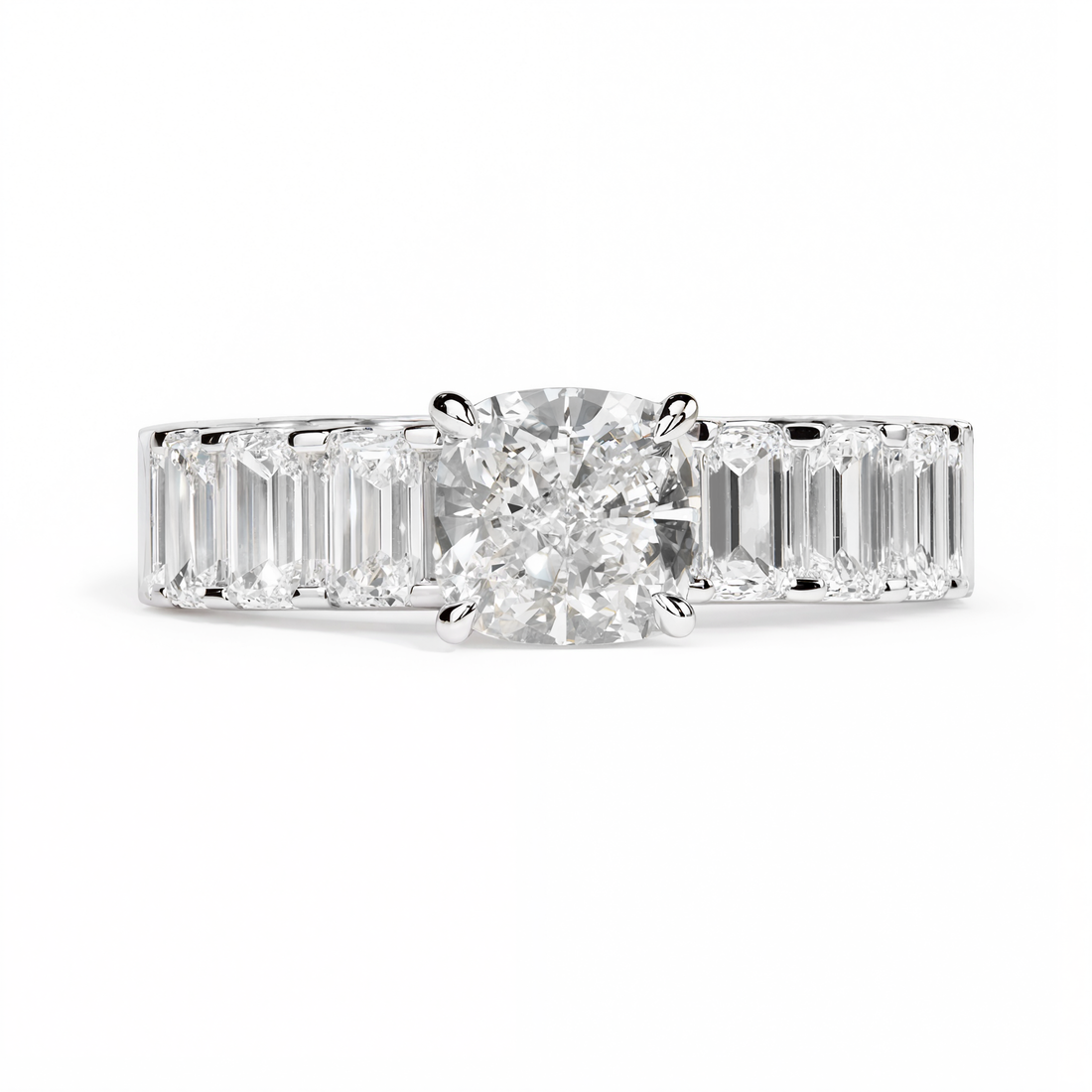 ROUND DIAMOND WITH SIDE DIAMONDS RING