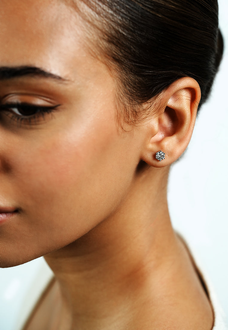 Round Diamond Stud Earring – 0.6ct in White Gold