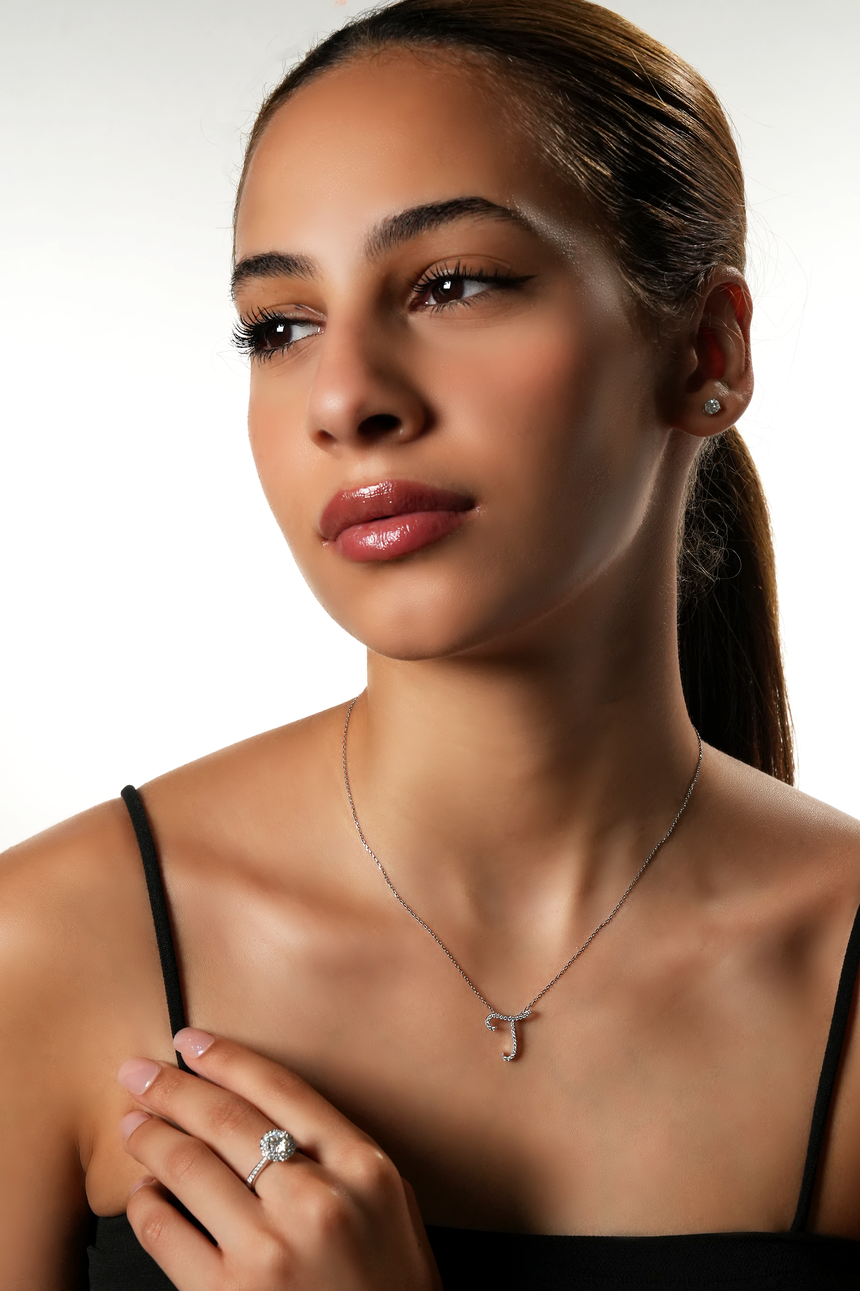 Pavé Initial Pendant – T