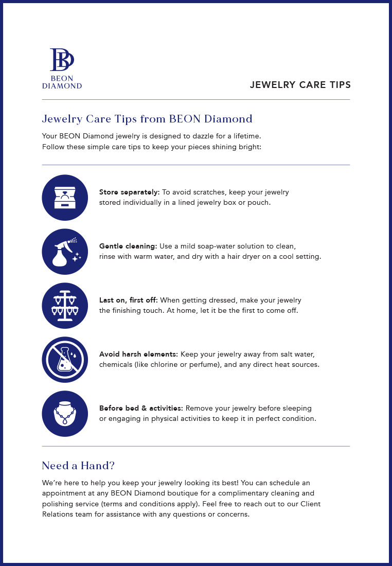 Pavé Initial Pendant – Q